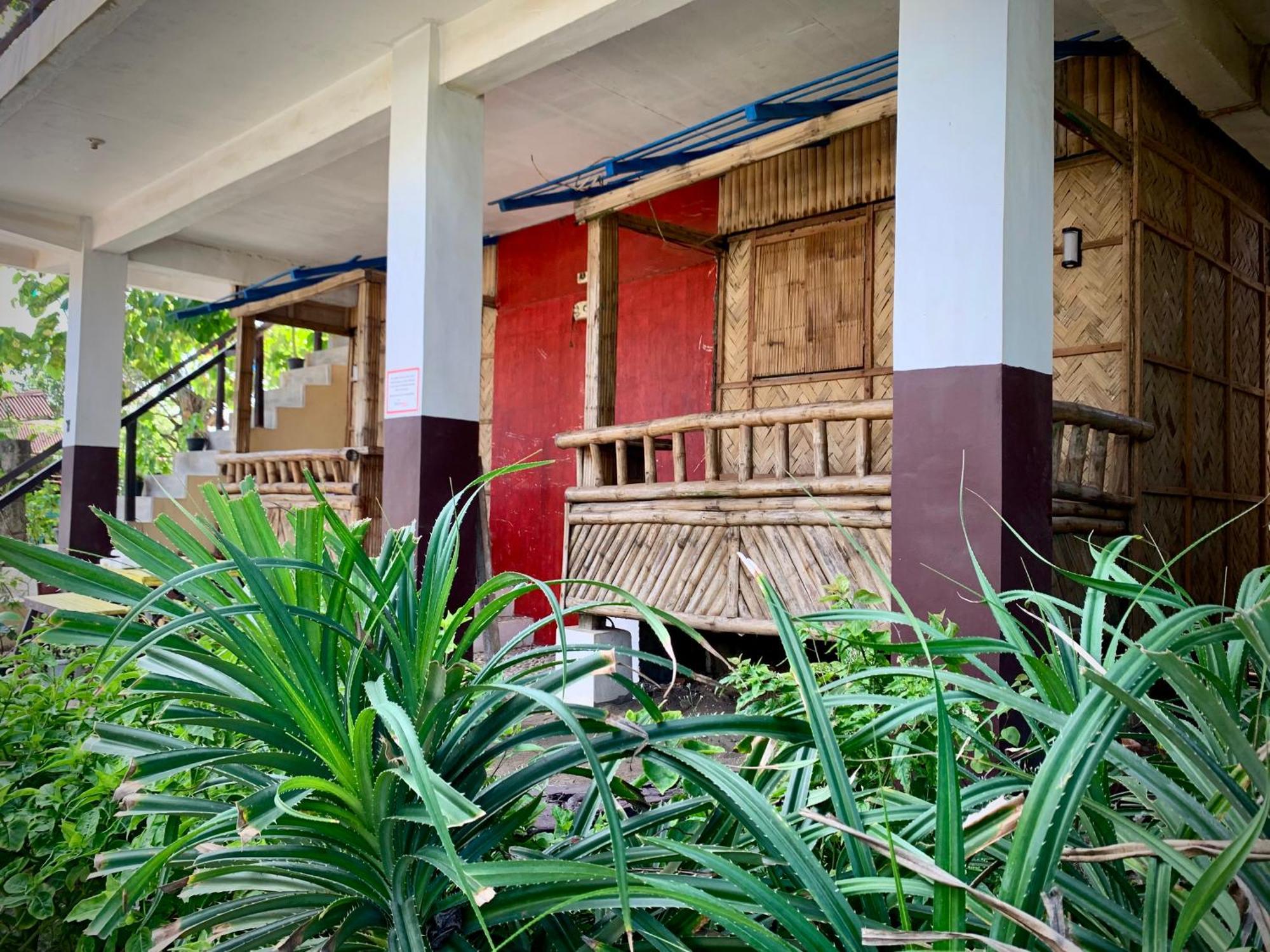 Old Parola Seaside Inn บาแลร์ ภายนอก รูปภาพ